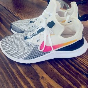 Women’s Nike Free TR 8 Size 7